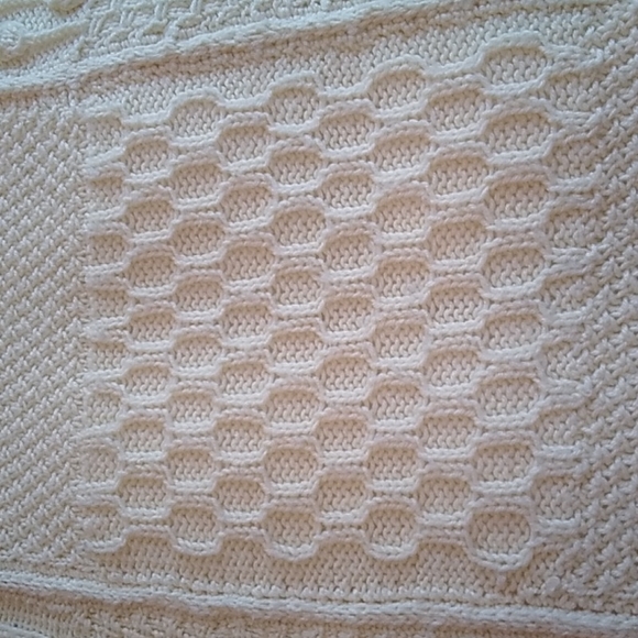 HAND Knit Ivory Blanket - Picture 3 of 6
